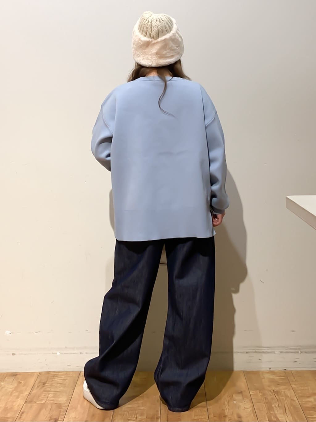 MEGさんの「SHOO･LA･RUE｜【SHOO・LA・RUE DENIM/高レビュー】ゆるっと決まる こなれカーブデニムパンツ」を使ったコーディネート