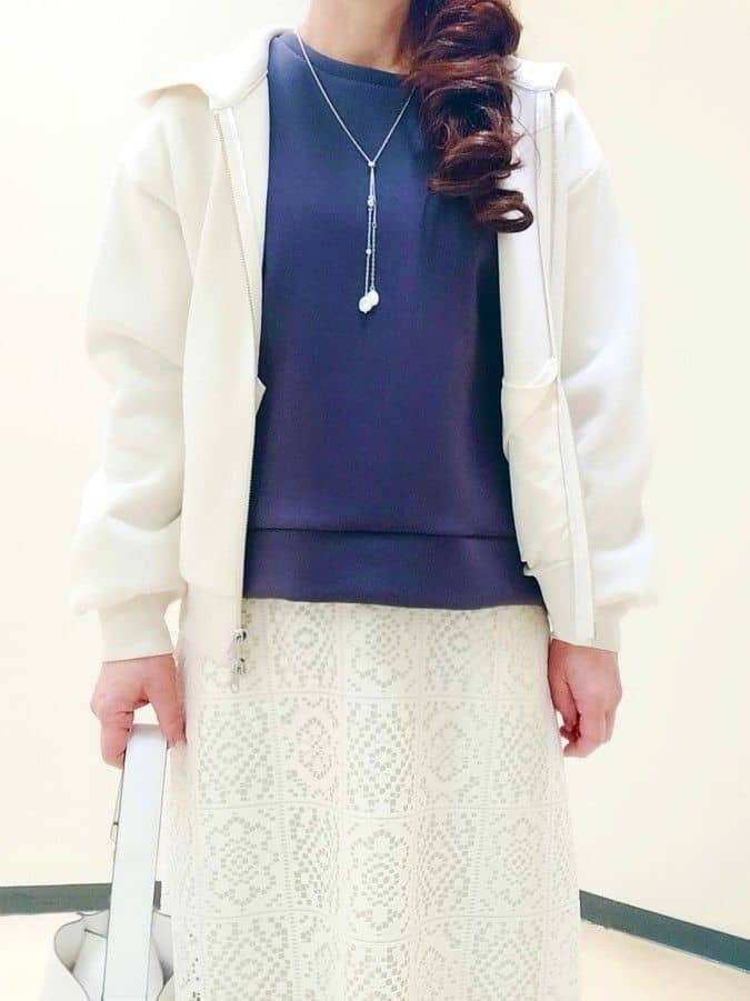花さんの「Reflect｜チュールレイヤードスリーブプルオーバー」を使ったコーディネート