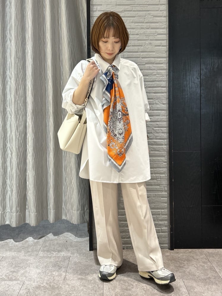 ga_riさんの「THE SHOP TK｜ゆったりシルエットで体型カバー ロングシャツ」を使ったコーディネート