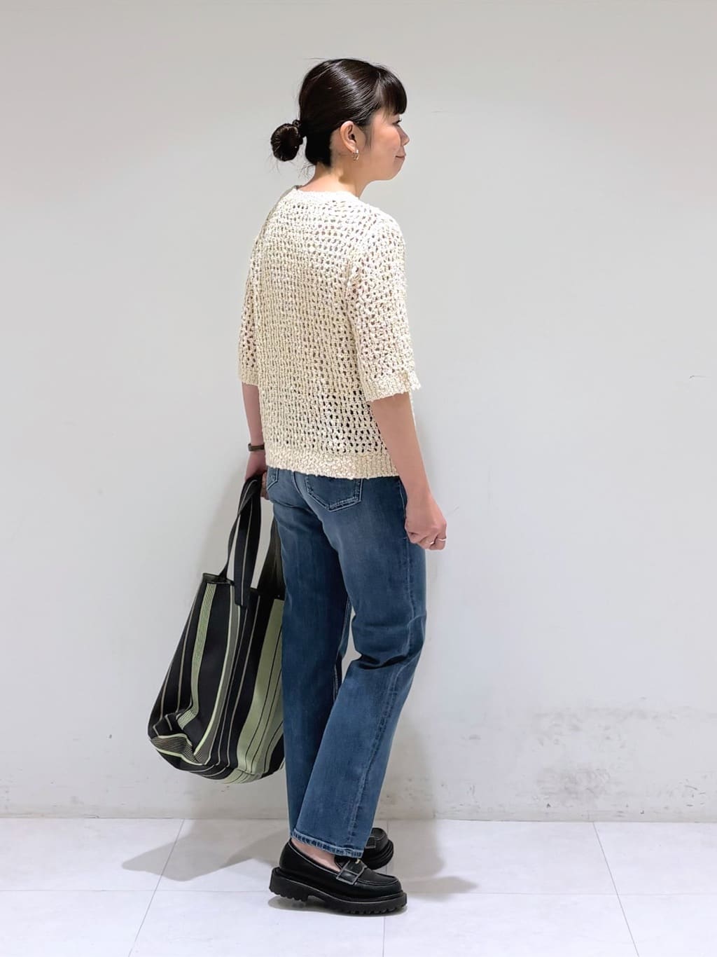 tsuyuさんの「INDIVI｜【選べる柄／WEB限定カラー】ビッグニットバッグ」を使ったコーディネート