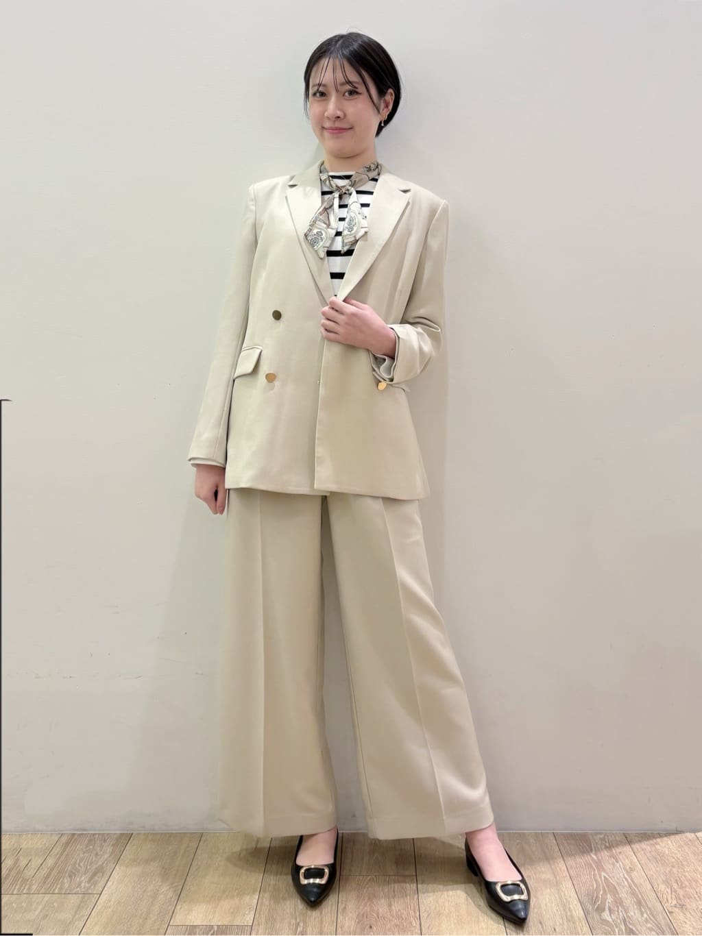 RINさんの「OPAQUE.CLIP｜金ボタンダブルブレストテーラードジャケット／セットアップ対応【洗える】」を使ったコーディネート