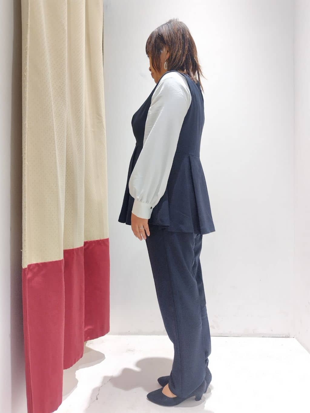 satsukiさんの「grove｜【マシンウォッシュ/防シワ】袖ドッキングペプラムブラウス【着回しカセット】」を使ったコーディネート