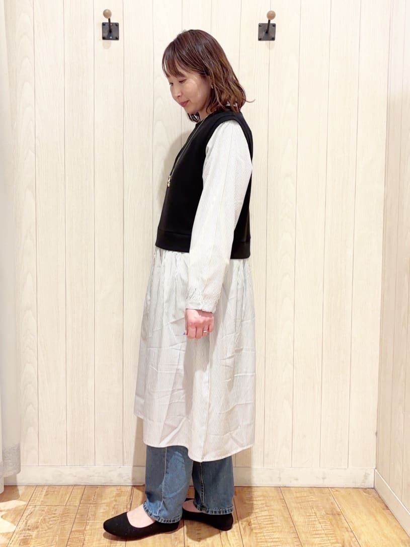 あいこさんの「SHOO･LA･RUE｜【S-LL/体型カバー】ストライプが爽やか　ベストドッキングシャツワンピース」を使ったコーディネート