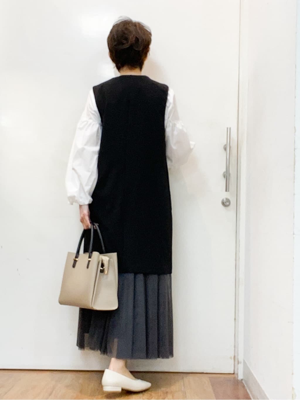 みぃさんの「SHOO･LA･RUE｜【洗濯機可/セットアップ可/S-3L】きちんと楽に。カットジョーゼット ロングジレ」を使ったコーディネート