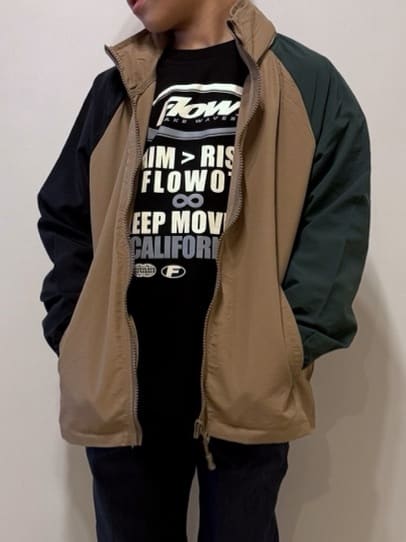 chさんの「THE SHOP TK｜【110－160】配色ナイロンブルゾン」を使ったコーディネート