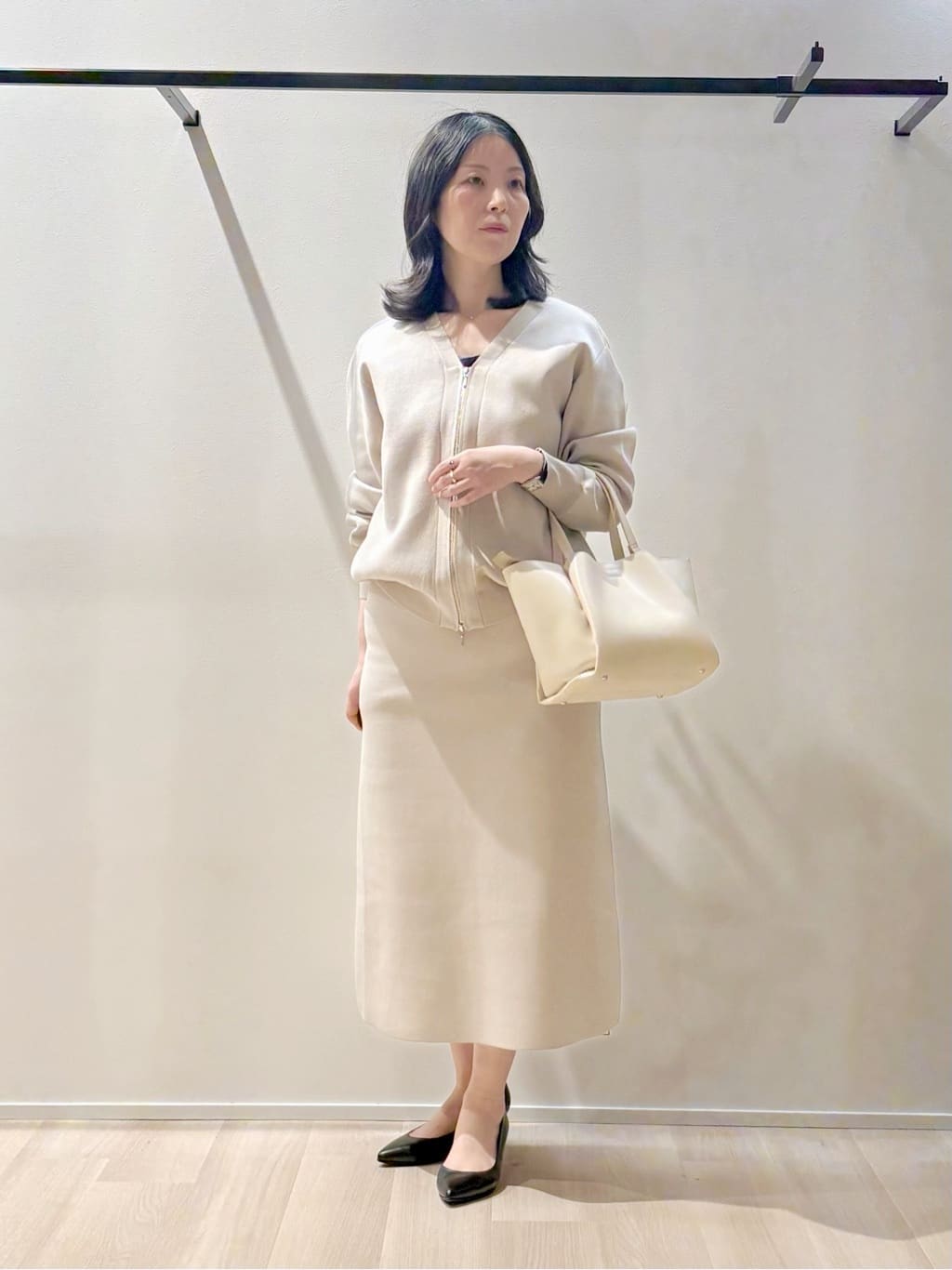 yさんの「UNTITLED｜◆【軽羽織り/セットアップ可】ジップアップニットカーディガン」を使ったコーディネート