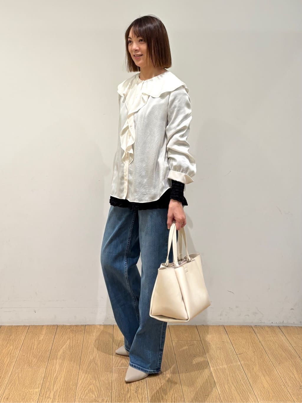 mikkoさんの「INDIVI｜【洗える】ラッフルサテンブラウス」を使ったコーディネート