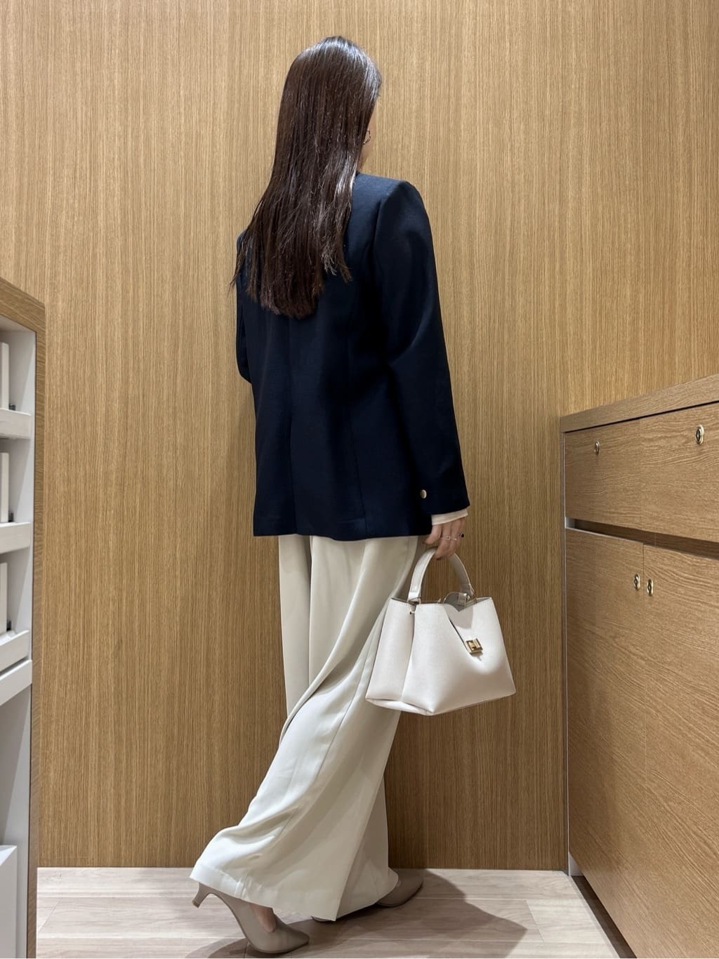 maiさんの「OPAQUE.CLIP｜金ボタンダブルブレストテーラードジャケット／セットアップ対応【洗える】」を使ったコーディネート