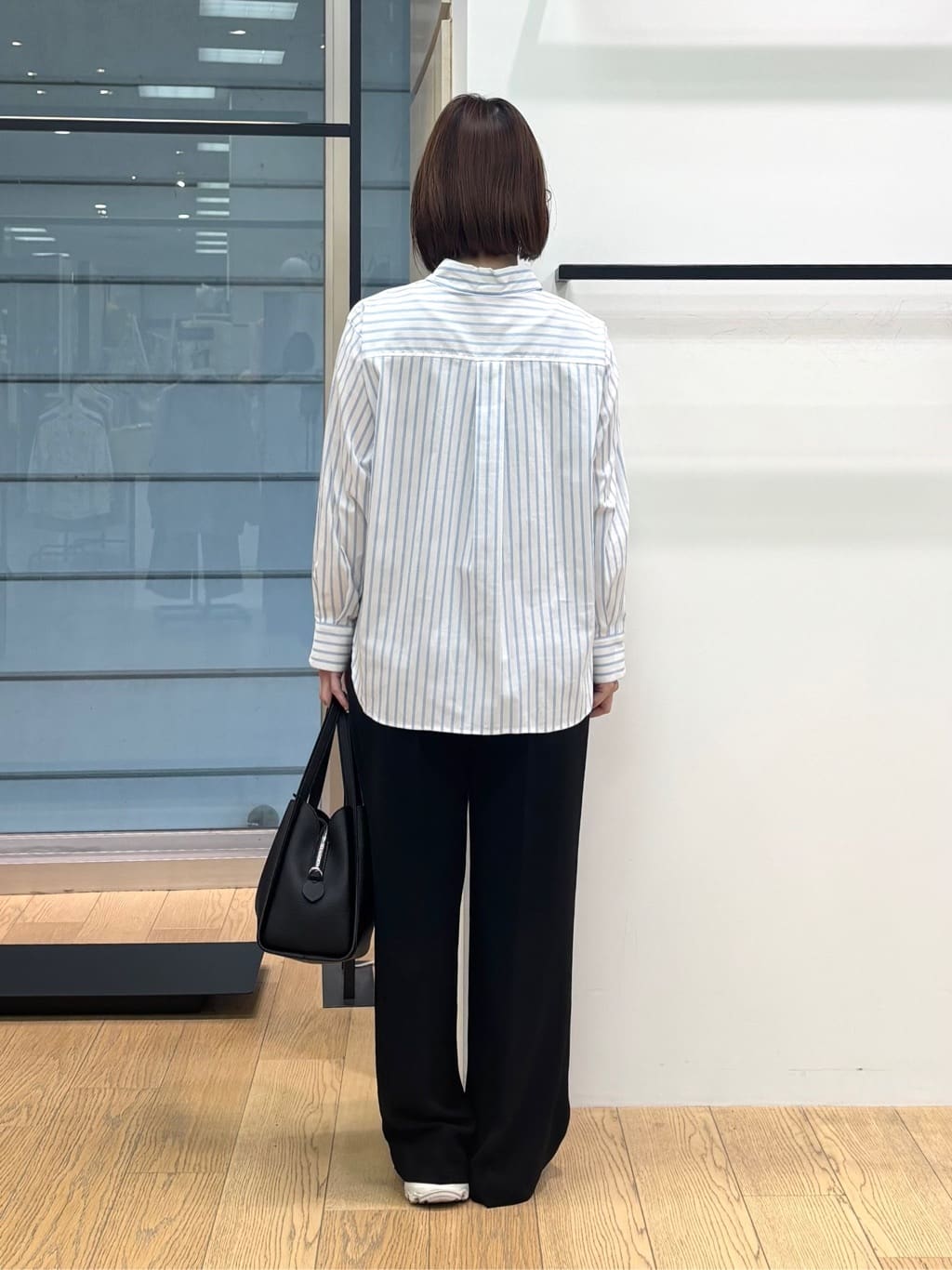 asamiさんの「INDIVI｜【2WAY／洗える】ラメストライプ コットン混シャツ」を使ったコーディネート