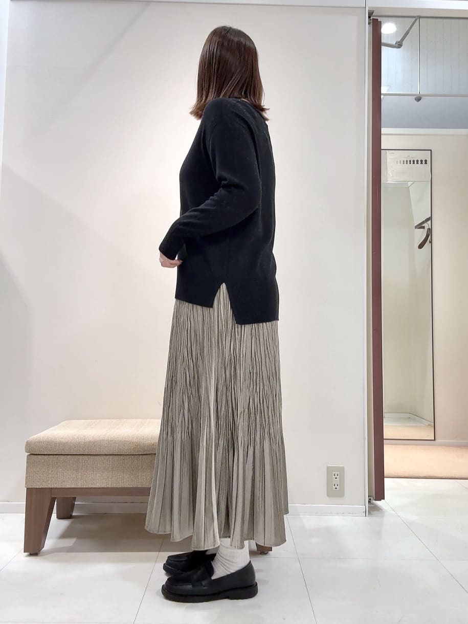 YUIさんの「UNTITLED｜【8色展開/体型カバー】魅せるタイムレスニット」を使ったコーディネート