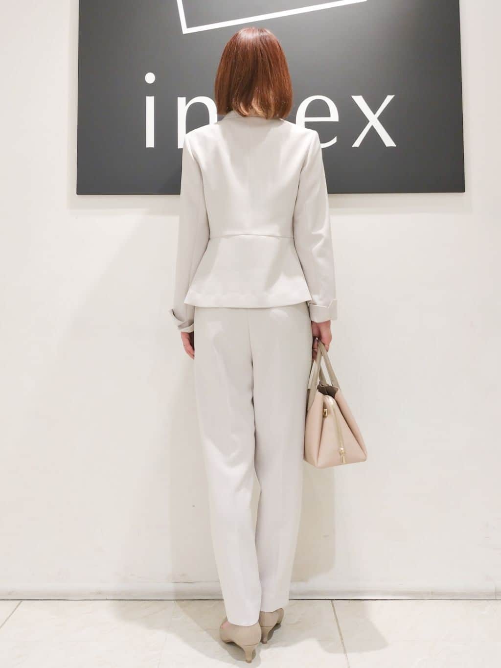 n.さんの「index｜ストレッチテーパードパンツ／セットアップ可【洗濯機OK／防シワ／イージーアイロン】」を使ったコーディネート