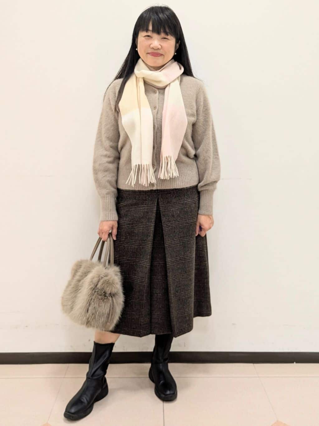 ともさんの「UNTITLED｜【大人な品格/ふわふわニット】フォックスカシミヤ コクーンニット」を使ったコーディネート