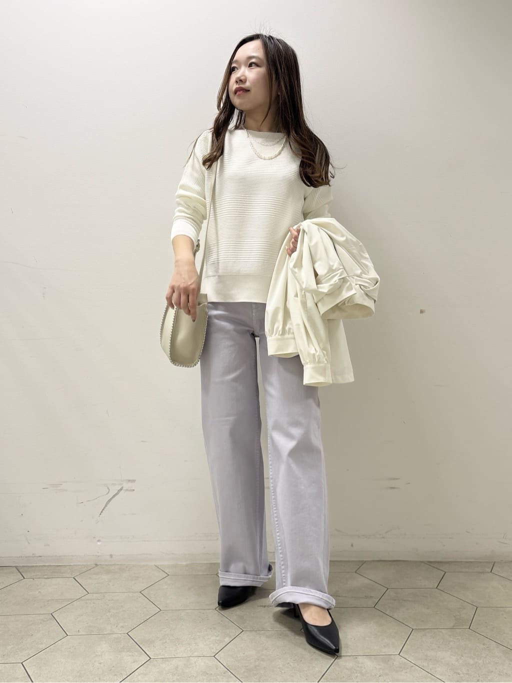kahoさんの「INDIVI｜【撥水／フード取外し可】凹凸素材ブルゾン」を使ったコーディネート
