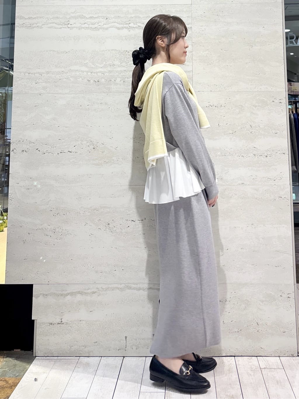 かほさんの「OPAQUE.CLIP｜ペプラムドッキングニットワンピース【洗濯機OK】」を使ったコーディネート