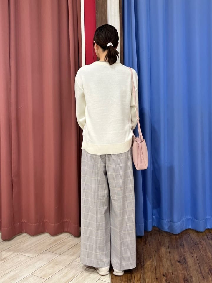 muさんの「SHOO･LA･RUE｜【洗濯機可/S-LL/インしなくても着られる】1枚で決まる　レイヤード風スウェットライクニット」を使ったコーディネート