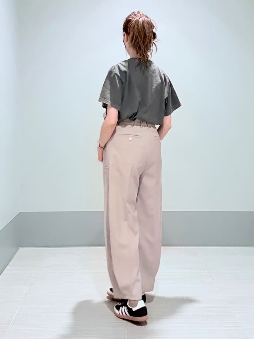Yamaさんの「DRESSTERIOR｜【接触冷感/ウォッシャブル/otonaMUSE5月号掲載】カービーカーゴパンツ」を使ったコーディネート