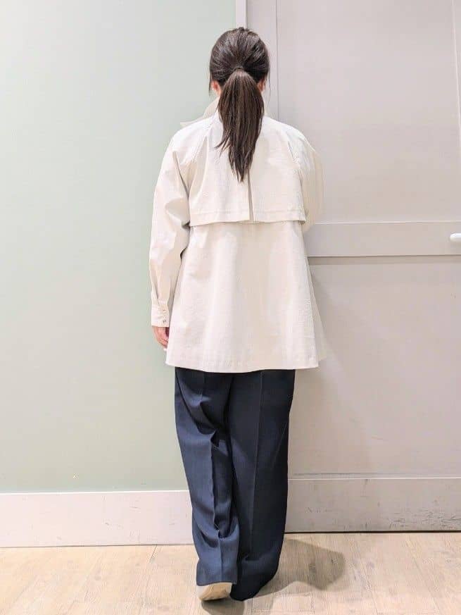 チグ♪さんの「grove｜【撥水／シルエット2WAY】羽織るだけでサマになる、スタンドネックテントラインコート」を使ったコーディネート