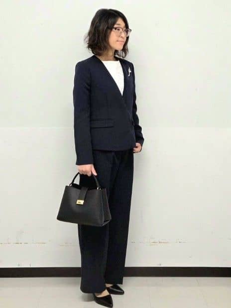 くまみさんの「OPAQUE.CLIP｜《通勤／セットアップ対応》 パイピングVネックジャケット【洗濯機OK】」を使ったコーディネート