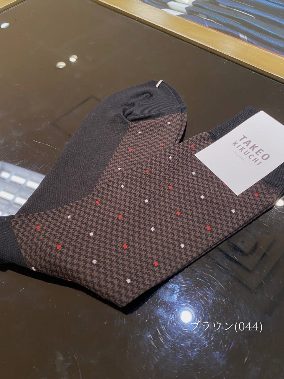 小南大和さんの「TAKEO KIKUCHI｜番千鳥ドットドレスソックス」を使ったコーディネート