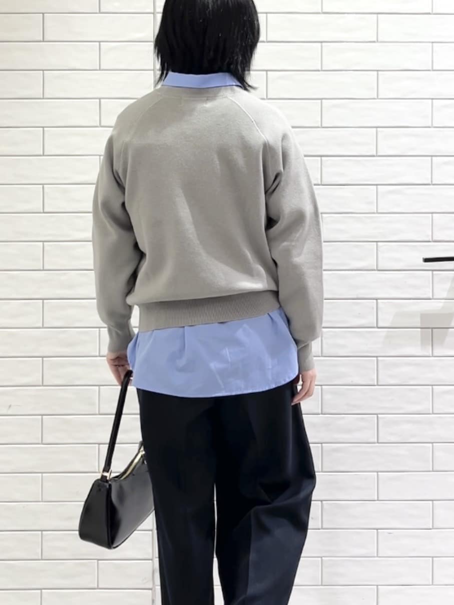 しおりさんの「OPAQUE.CLIP｜スウェットライクニット【洗濯機OK】」を使ったコーディネート