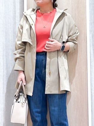 naoさんの「grove｜【撥水／シルエット2WAY】羽織るだけでサマになる、スタンドネックテントラインコート」を使ったコーディネート