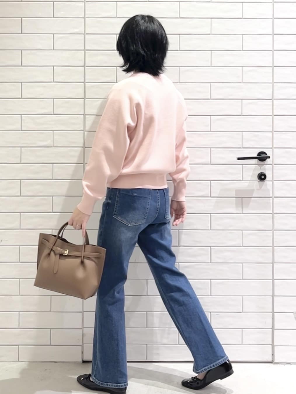 しおりさんの「OPAQUE.CLIP｜スウェットライクニット【洗濯機OK】」を使ったコーディネート