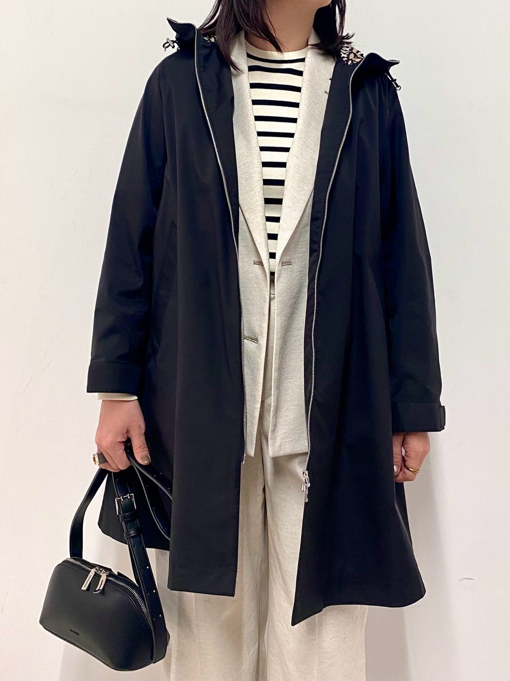 Sawaguchiさんの「DRESSTERIOR｜【ウォッシャブル/撥水素材】撥水フーテッドツイルコート」を使ったコーディネート