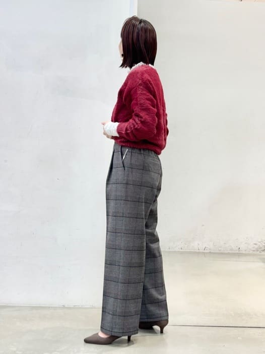 fujiさんの「THE SHOP TK｜【華やかで柔らか】ふわふわフェザーニット/洗える・前後2WAY」を使ったコーディネート