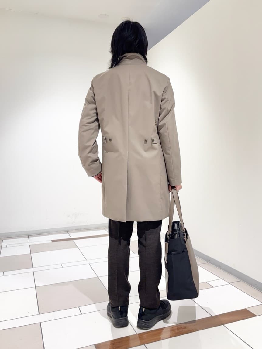 及川さんの「TAKEO KIKUCHI｜撥水ツイル スタンドカラー コート」を使ったコーディネート
