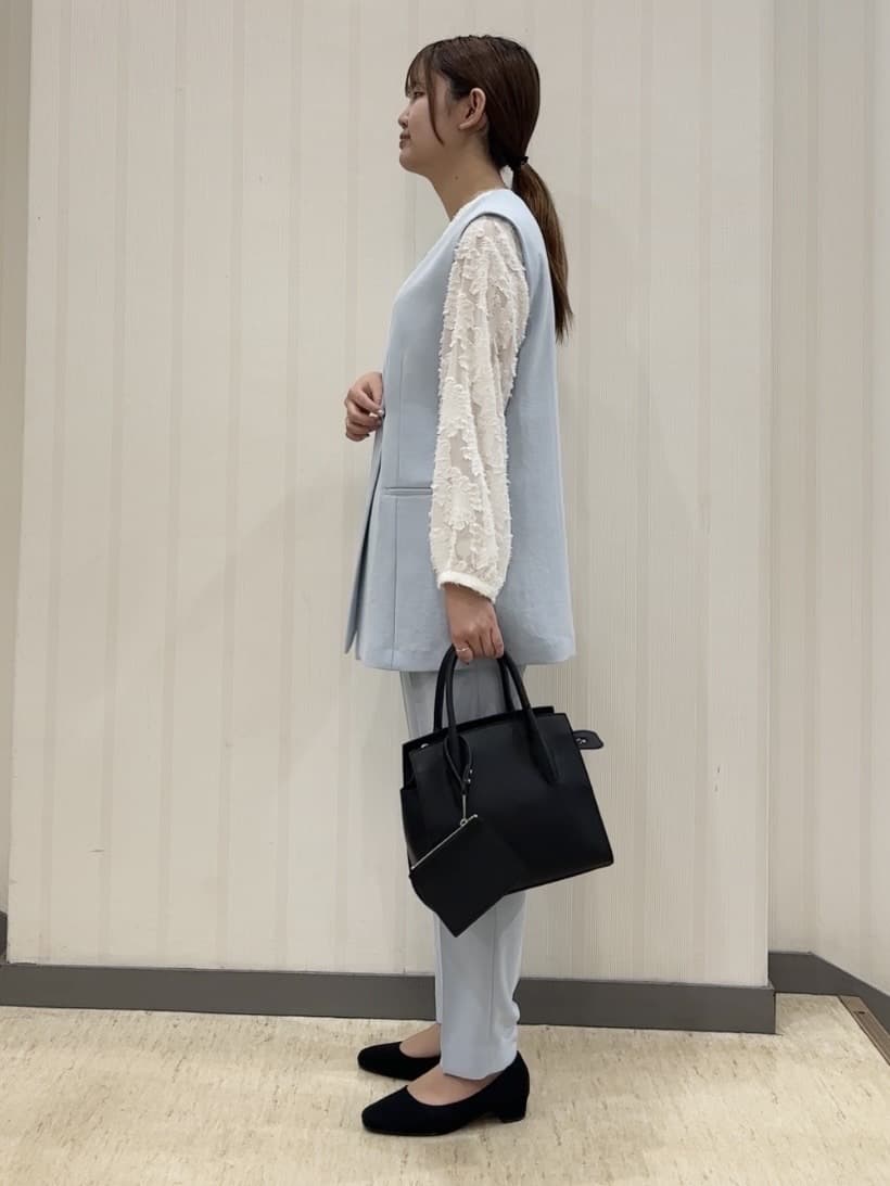 ちひさんの「INDIVI｜【華やか／大人シアー／セレモニー】カットフリンジブラウス」を使ったコーディネート