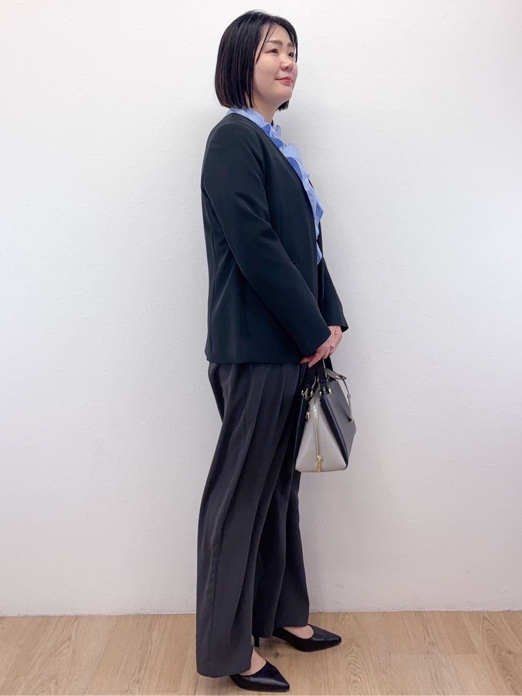 Takeさんの「OPAQUE.CLIP｜《通勤／セットアップ対応》 Vネックジャケット／ダブルクロス【洗濯機OK】」を使ったコーディネート