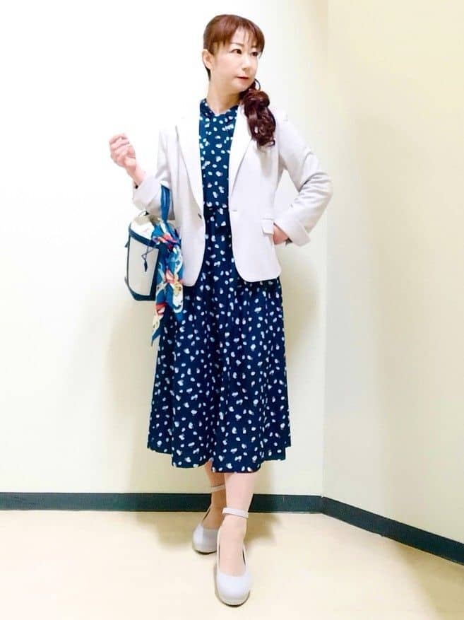 花さんの「Reflect｜【セレモニー／通勤／おでかけに◎】フラワープリントボウタイワンピース」を使ったコーディネート
