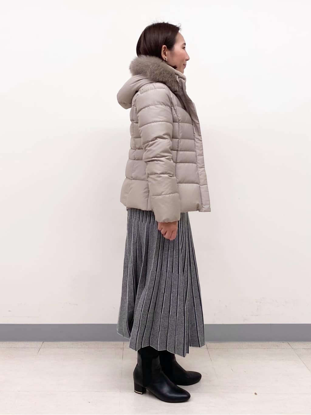 YUKARIさんの「INDIVI｜【名品／撥水／抗菌防臭】ショート丈リサイクルダウンコート」を使ったコーディネート