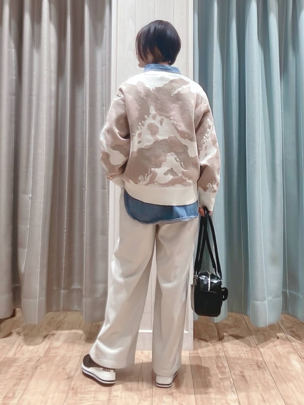 aaamiさんの「SHOO･LA･RUE｜【洗濯機可/S-LL】1枚で華やかに ラメ入りニュアンス柄ニット」を使ったコーディネート
