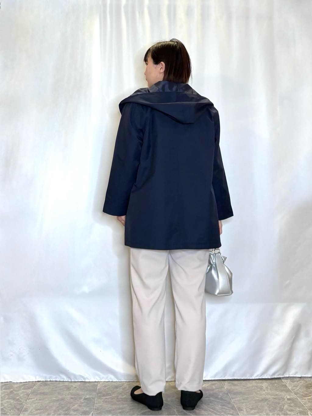 ネリさんの「SHOO･LA･RUE｜【防花粉/洗濯機可/S-LL】ゆったり着られる 大人のテントフーディージャケット」を使ったコーディネート