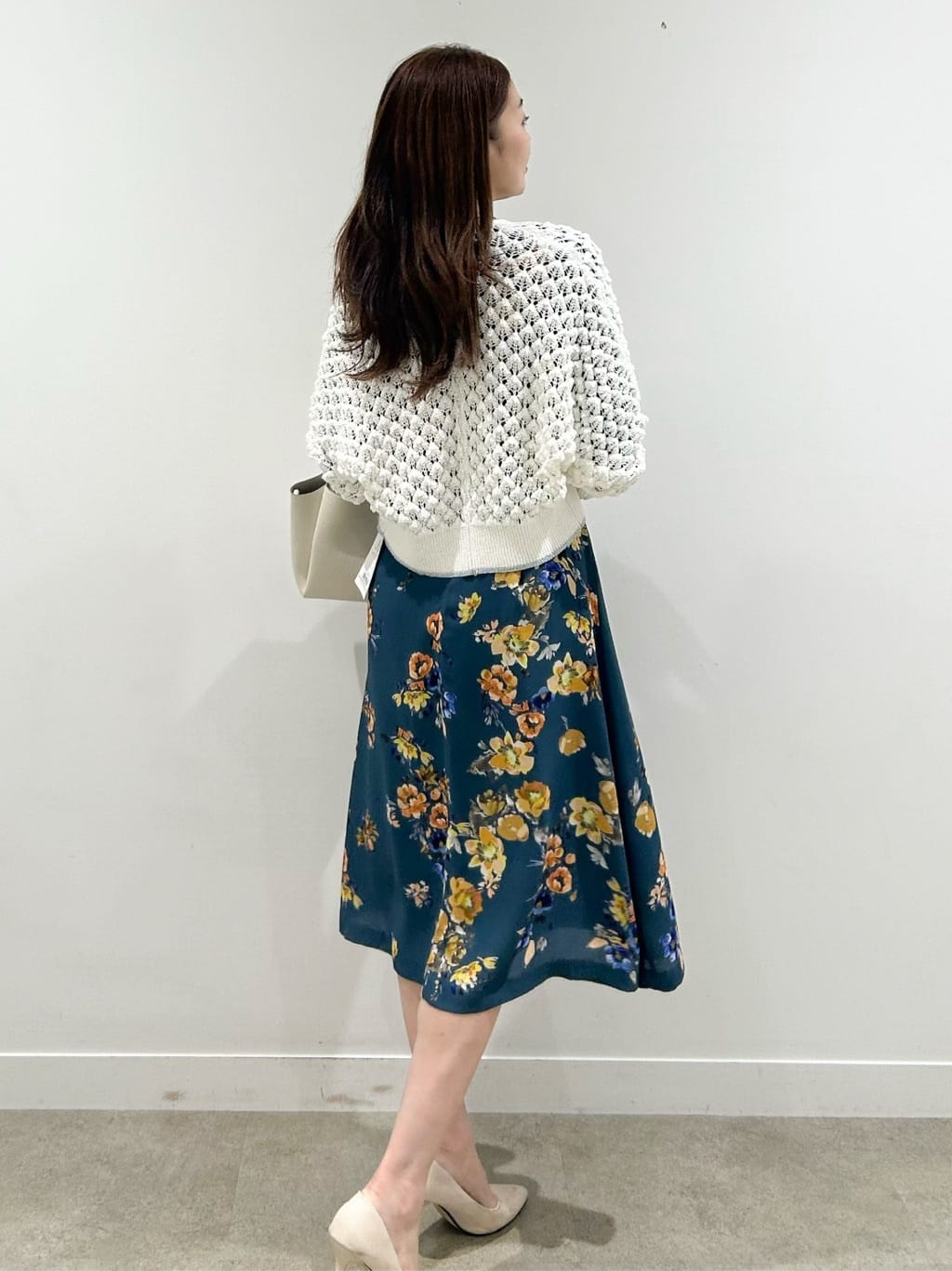 hayaseさんの「SunaUna｜【手洗い可】花柄パネルワンピース」を使ったコーディネート