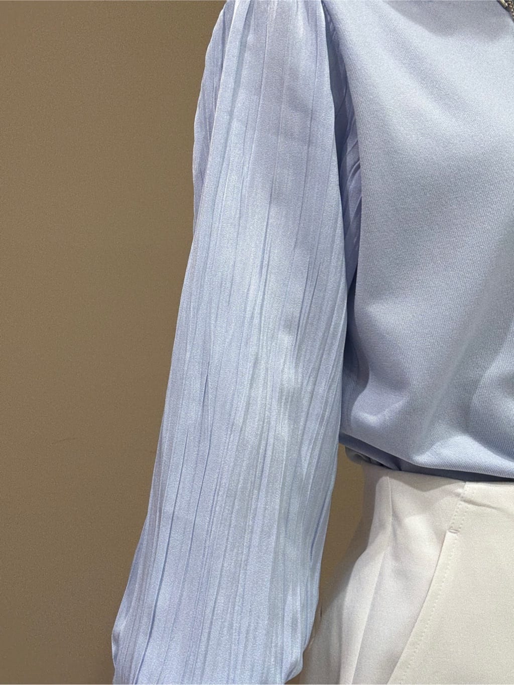 KEIKOさんの「INDIVI｜【花粉付着防止／撥水／UVケア】名品トレンチコート」を使ったコーディネート