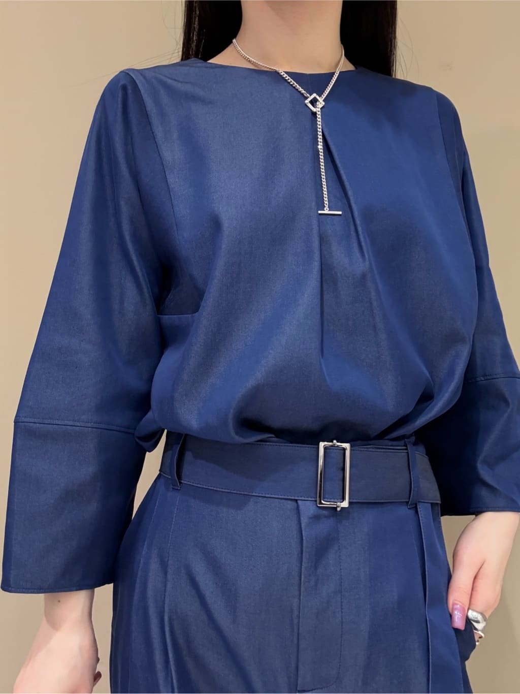 KEIKOさんの「INDIVI｜【撥水/軽量】ミドル丈 ミニマルトレンチコート」を使ったコーディネート
