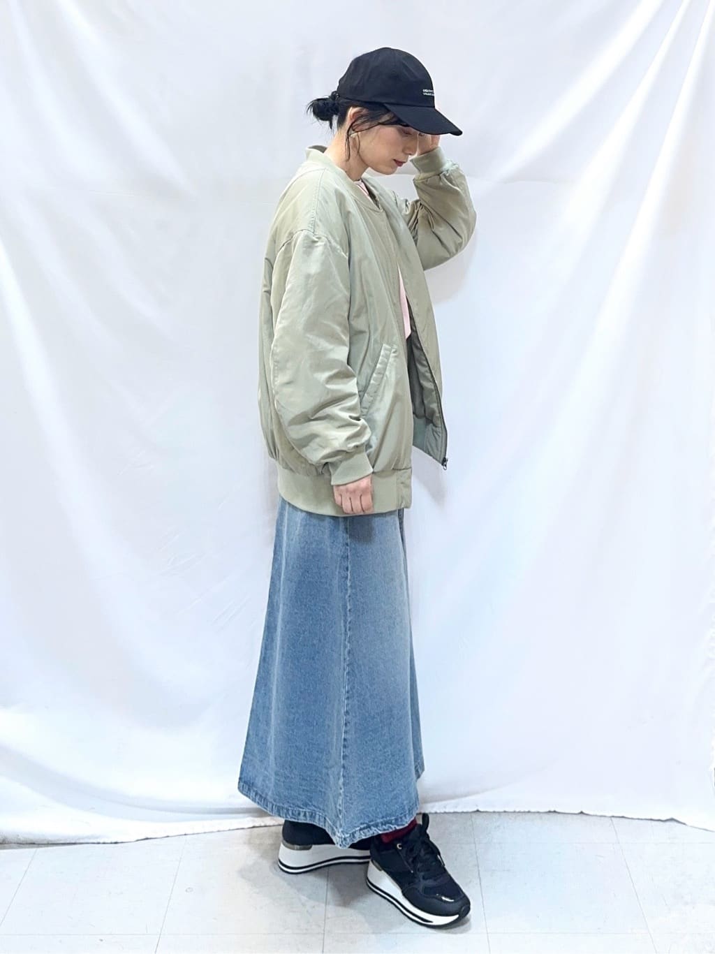 𝐇𝐢𝐫𝐨𝐦𝐢さんの「SHOO･LA･RUE｜【S-LL】大人も取り入れやすい BIGシルエット MA－1ブルゾン」を使ったコーディネート