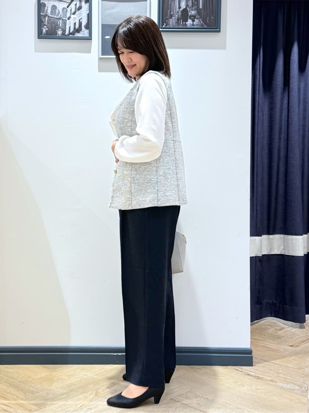 Lilyさんの「grove｜【手洗いOK】フロントラッフルフリルブラウス」を使ったコーディネート