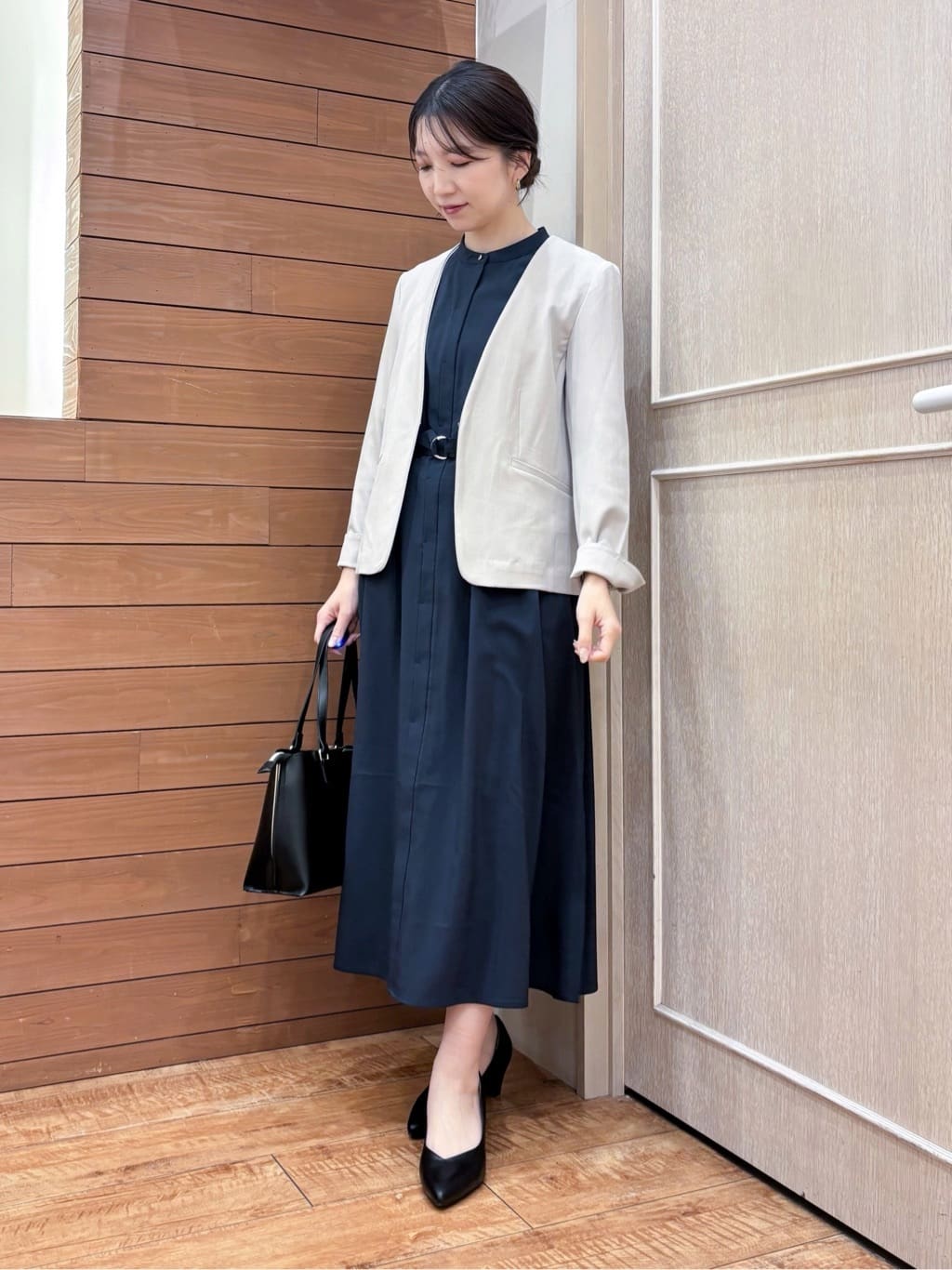 なみさんの「SHOO･LA･RUE｜【2WAY】さりげないサイド配色がポイント きれいめトートバッグ」を使ったコーディネート