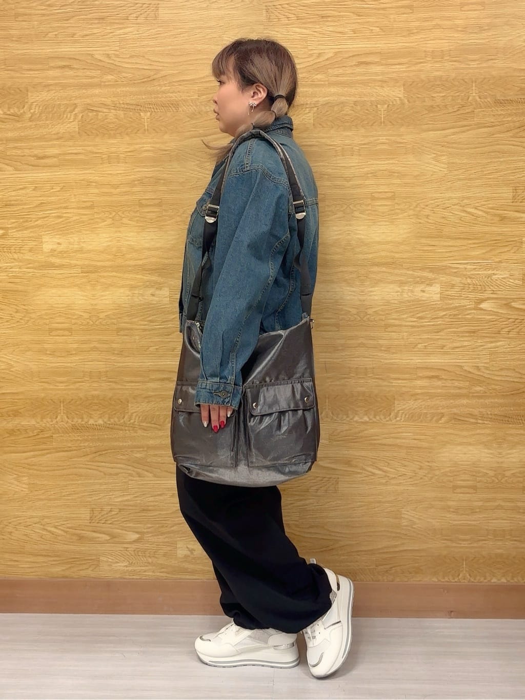 ぁむさんの「SHOO･LA･RUE｜【洗濯機可/S-LL/2WAY】こなれたカジュアルスタイルに イージーカーゴパンツ」を使ったコーディネート