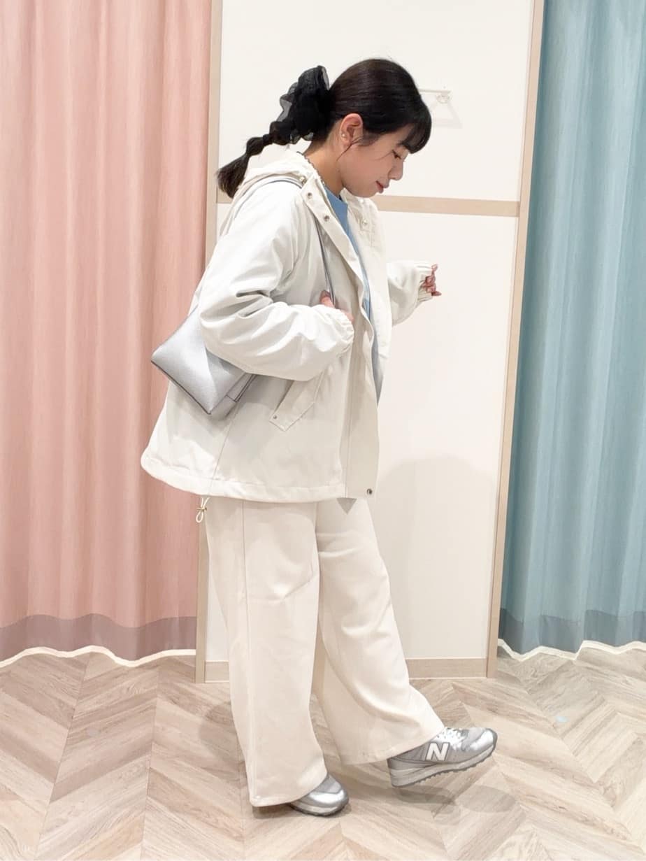 まちゃんなちゃんさんの「SHOO･LA･RUE｜【防花粉/高レビュー】きれいもかっこいいも叶える 欲張りマウンテンパーカ」を使ったコーディネート