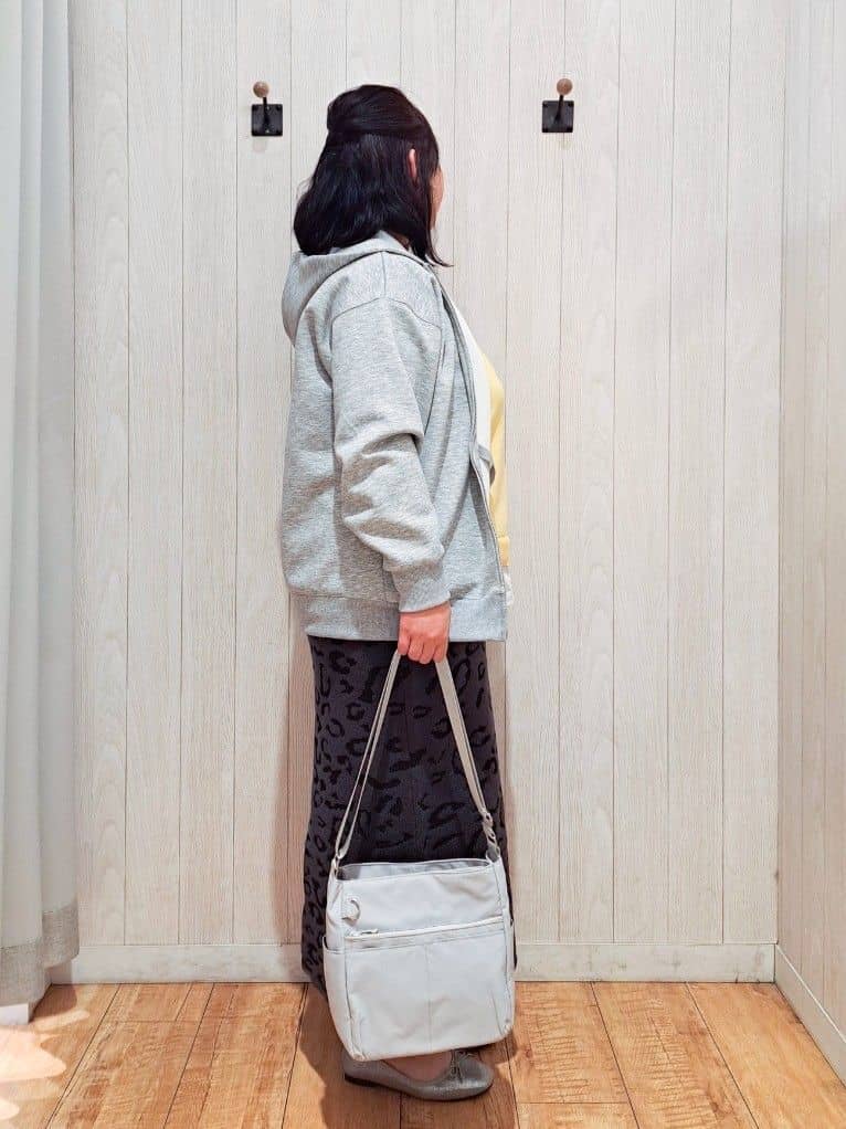 kotomiさんの「SHOO･LA･RUE｜【高レビュー/洗濯機可/S-LL】さらに軽くなった スポンディッシュ裾フェイクトップス」を使ったコーディネート