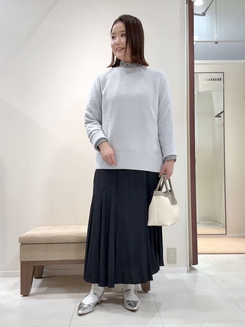 YUIさんの「UNTITLED｜◆【コットン100/洗える】シャーリングフリルネックブラウス」を使ったコーディネート
