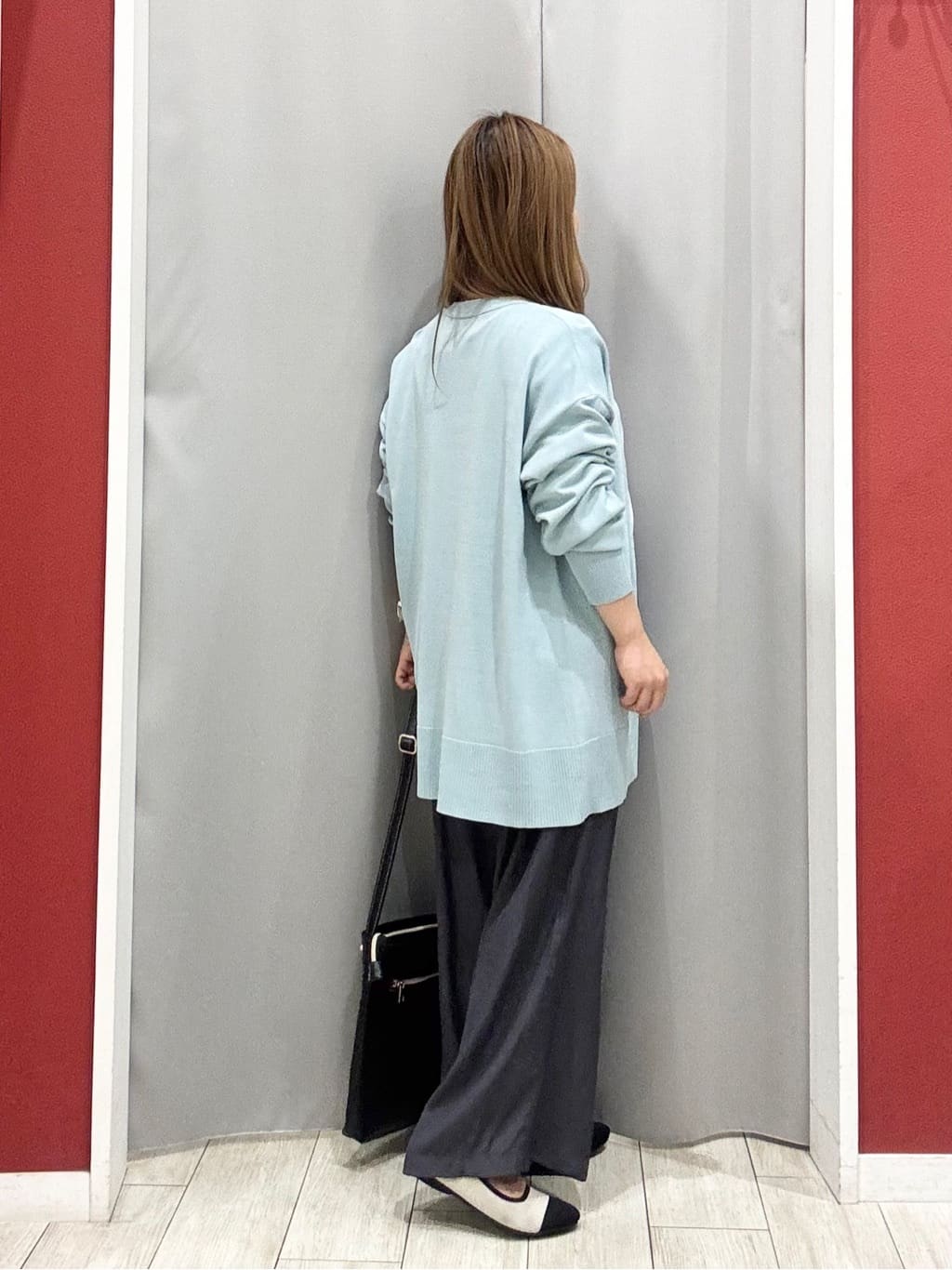 shioさんの「SHOO･LA･RUE｜【洗濯機可/UV】さらっとしたタッチが心地よい ミドルカーディガン」を使ったコーディネート