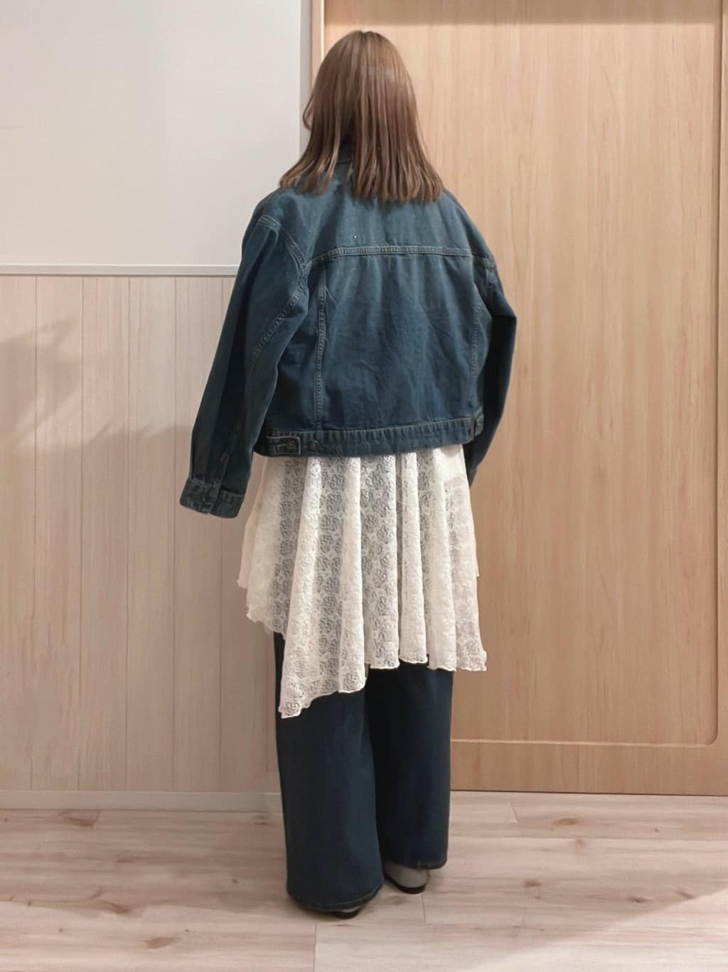 らこさんの「SHOO･LA･RUE｜【SHOO・LA・RUE DENIM】羽織るだけでこなれる　オーバーサイズデニムジャケット」を使ったコーディネート