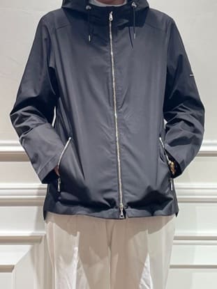 橋本さんの「DRESSTERIOR｜【撥水/透湿素材/ウォッシャブル】LIMONTA ハイスペックパーカー」を使ったコーディネート