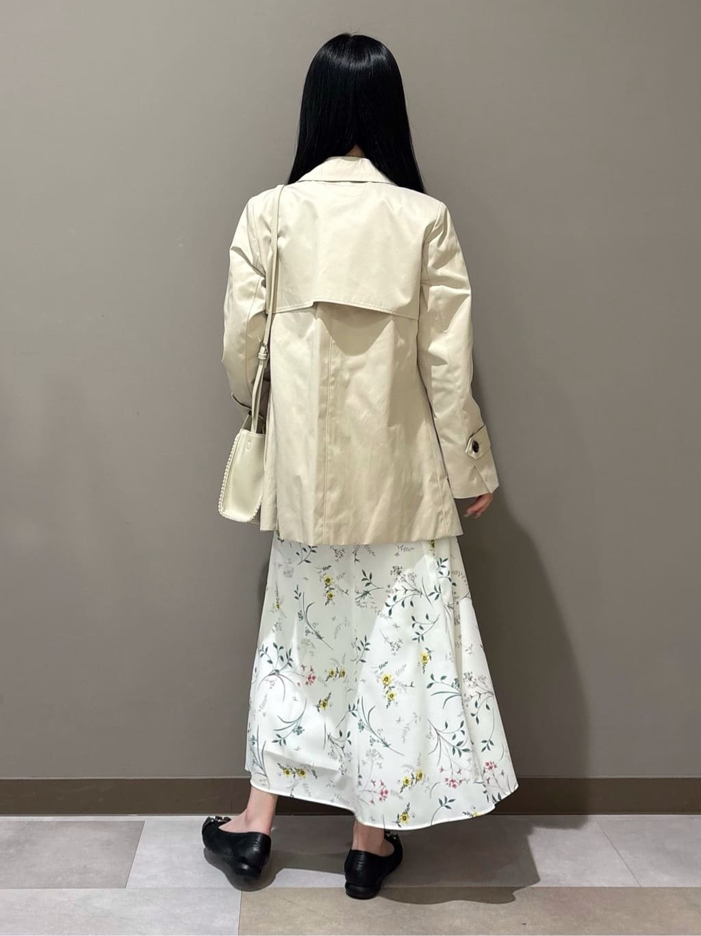 KEIKOさんの「INDIVI｜【花粉付着防止／撥水／UVケア】名品トレンチコート」を使ったコーディネート