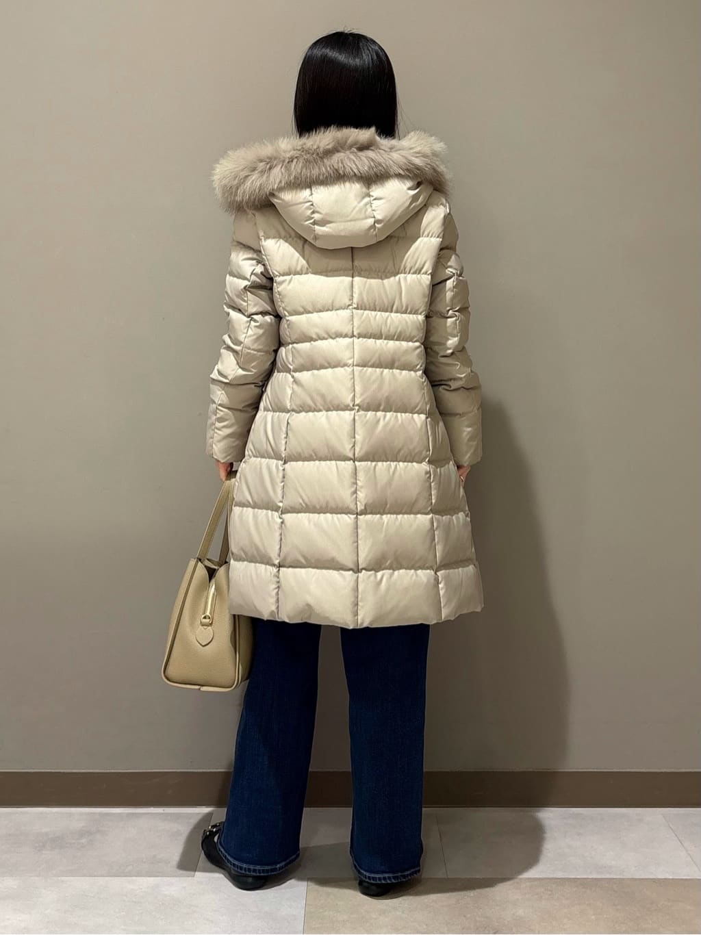 KEIKOさんの「INDIVI｜【名品／撥水／抗菌防臭】ロング丈リサイクルダウンコート」を使ったコーディネート